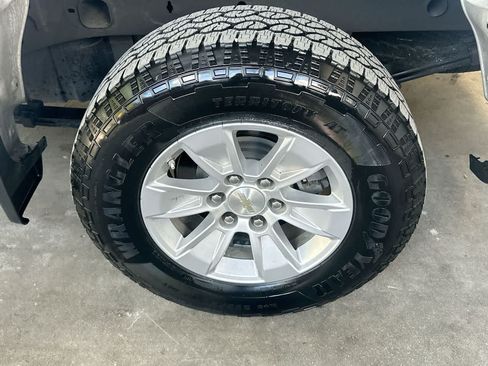 Used 2021 Chevrolet Silverado 1500 LT RWD image 11