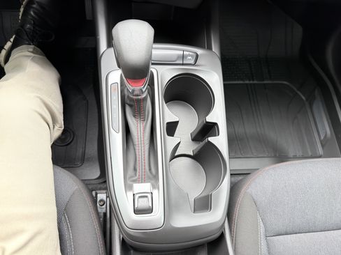 Used 2024 Chevrolet Trax RS FWD image 30