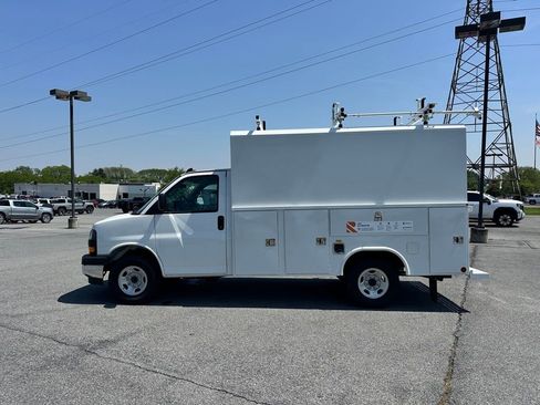 New 2025 GMC Savana 3500 w/ Power Convenience Package RWD image 6