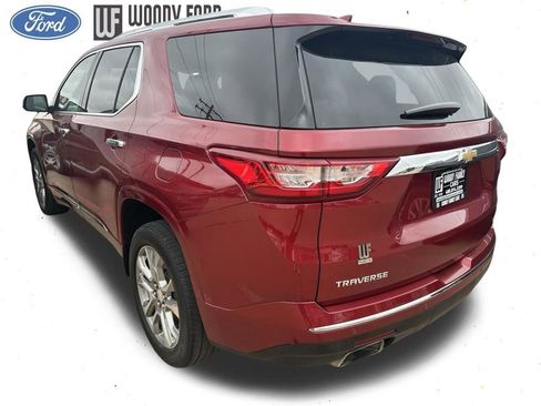 Used 2022 Chevrolet Traverse Premier FWD image 3