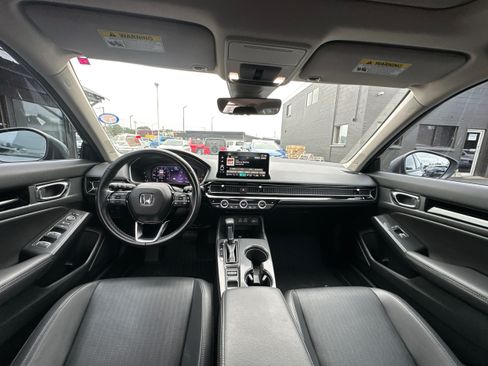 Used 2022 Honda Civic Touring image 29