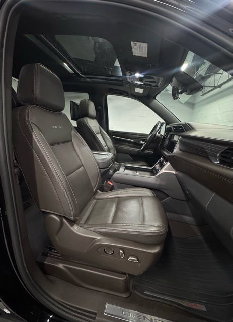 Used 2024 GMC Yukon Denali w/ Denali Reserve Package AWD/4WD image 18