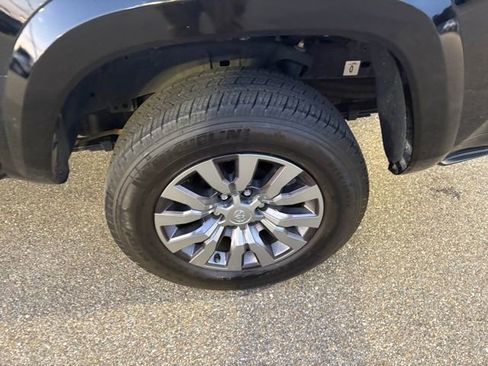 Used 2023 Toyota Tacoma Limited image 20