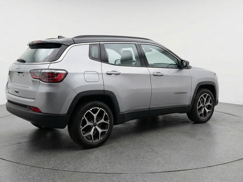 Used 2025 Jeep Compass Limited AWD/4WD image 9