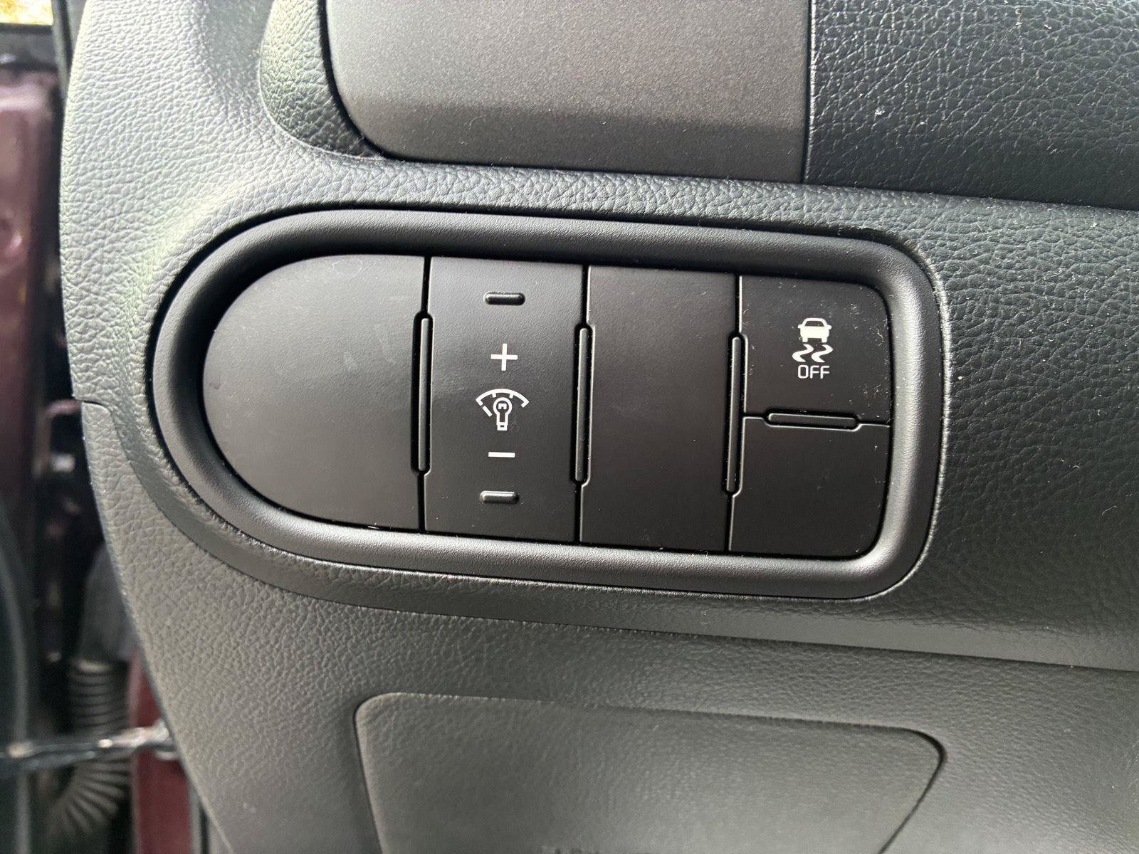 Used 2018 Kia Forte LX FWD image 19