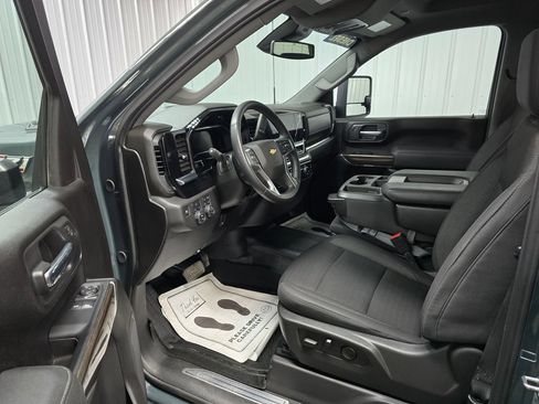 Used 2025 Chevrolet Silverado 2500 LT AWD/4WD image 14