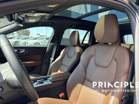 Certified 2025 Volvo V60 B5 Cross Country Plus image 30