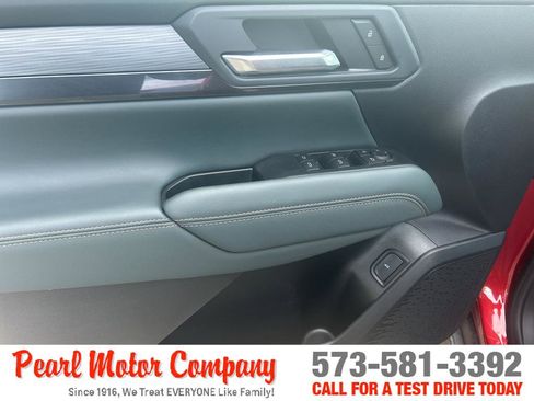 Used 2026 GMC Terrain AT4 AWD/4WD image 9