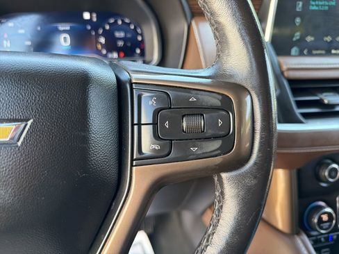 Used 2022 Chevrolet Suburban High Country AWD/4WD image 40