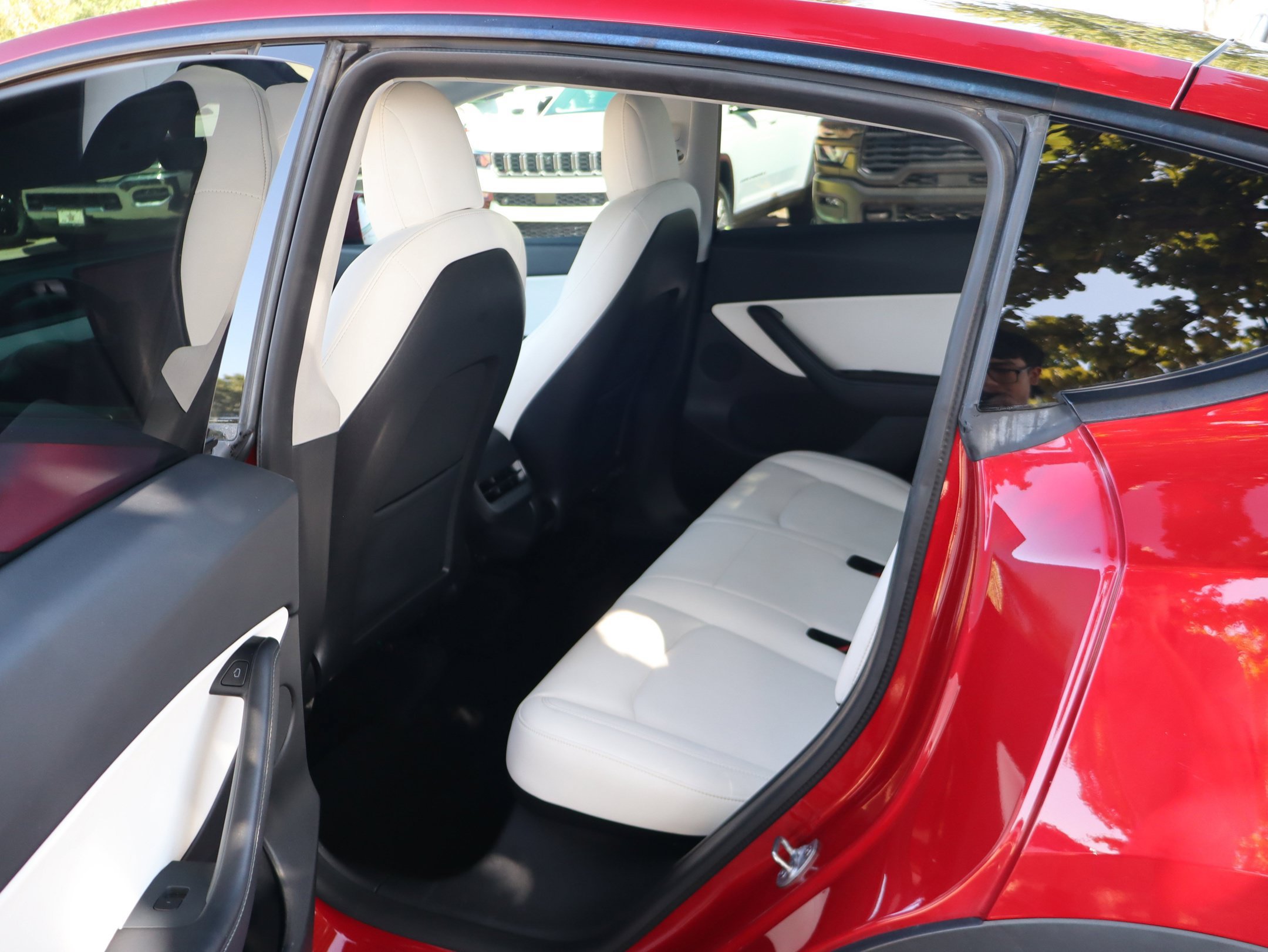 Used 2021 Tesla Model Y Long Range AWD/4WD image 25