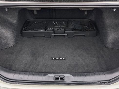 Used 2024 Nissan Altima 2.0 SR image 17