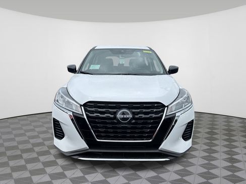 Used 2025 Nissan Kicks Play S w/ Interior Electronics Package image 12