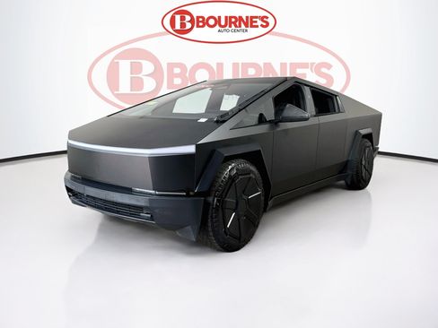 Used 2024 Tesla Cybertruck AWD Crew Cab image 8