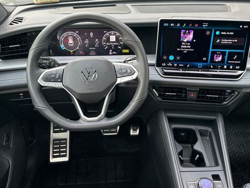 New 2026 Volkswagen Tiguan SE R-Line FWD image 12