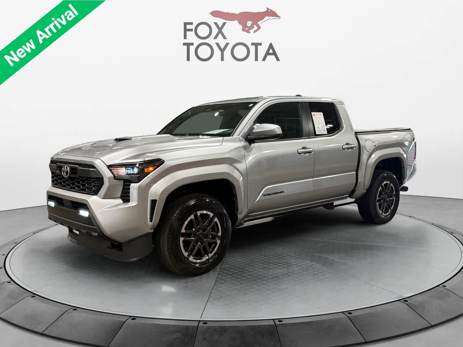 Used 2025 Toyota Tacoma TRD Sport AWD/4WD image 1