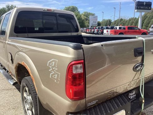 Used 2011 Ford F250 Lariat w/ Lariat Interior Pkg AWD/4WD image 3