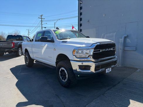 Used 2020 RAM 2500 Big Horn w/ Level 1 Equipment Group AWD/4WD image 2