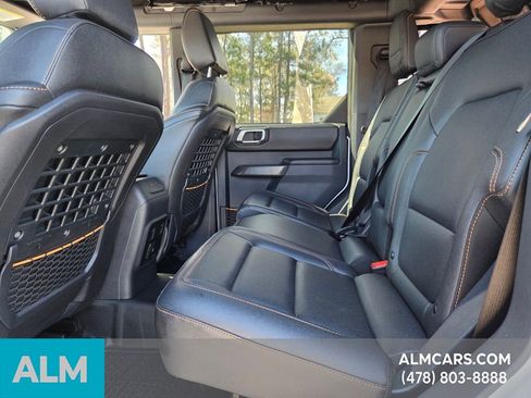 Used 2024 Ford Bronco Badlands image 4