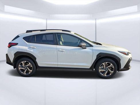 Used 2024 Subaru Crosstrek 2.0i Premium AWD/4WD image 2