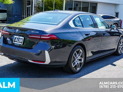 Used 2024 BMW i5 eDrive40i image 6