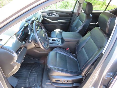 Used 2020 Chevrolet Traverse LT AWD/4WD image 26