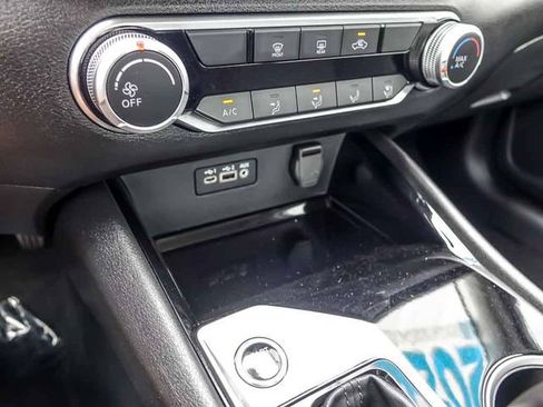 Used 2024 Nissan Altima 2.5 SV FWD image 20