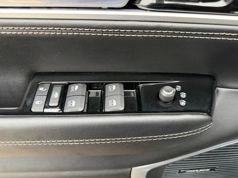 Used 2023 Jeep Wagoneer 4WD Series II w/ Premium Group I image 27