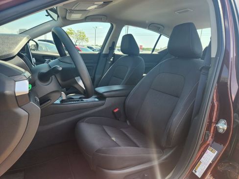Used 2025 Nissan Altima 2.5 SV AWD/4WD image 11