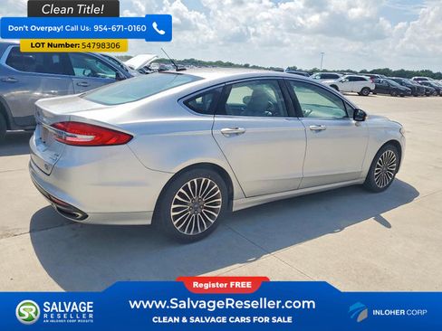 Used 2017 Ford Fusion SE FWD image 4