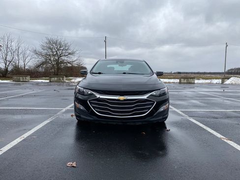 Used 2023 Chevrolet Malibu LT image 2