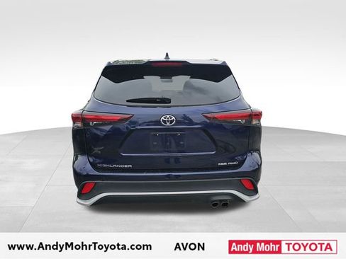 Used 2025 Toyota Highlander XSE AWD/4WD image 6