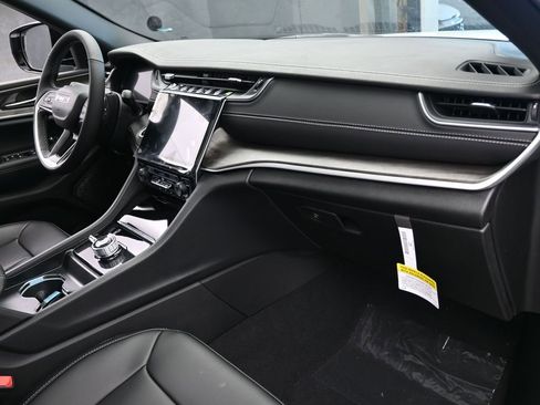 New 2025 Jeep Grand Cherokee L Limited image 45