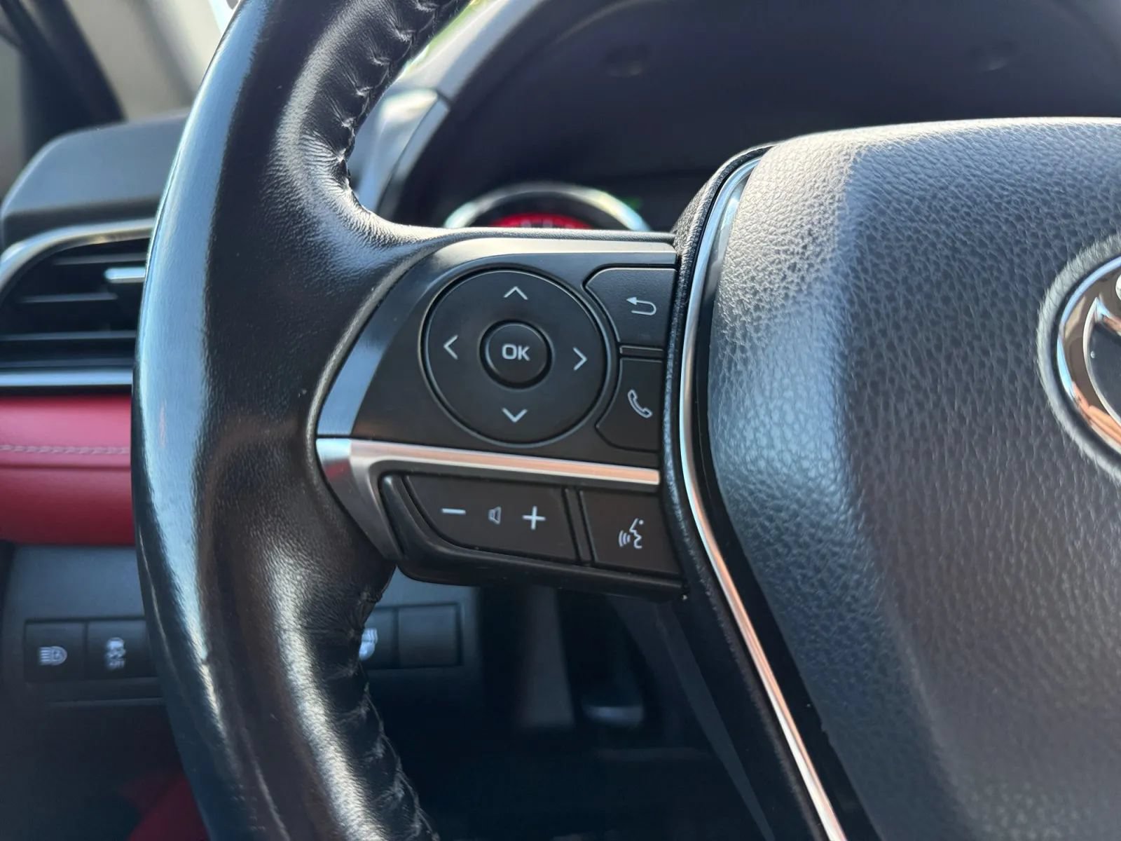 Used 2020 Toyota Camry XSE AWD/4WD image 27