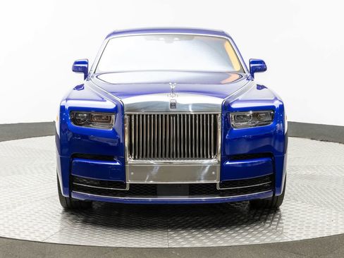 Used 2023 Rolls-Royce Phantom Sedan w/ The Phantom Package RWD image 4
