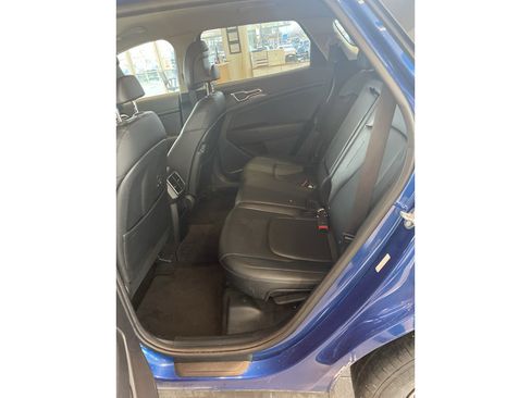 Used 2025 Kia Sportage EX image 9