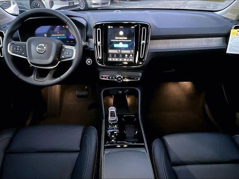 New 2026 Volvo XC40 B5 Plus w/ Protection Package Premier image 7