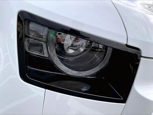 Used 2025 Land Rover Defender 110 X-Dynamic SE image 26