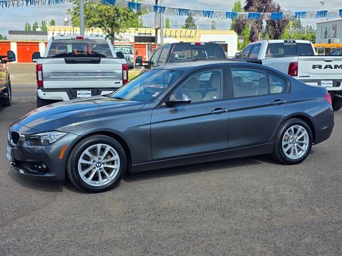 Used 2017 BMW 320i Sedan RWD image 26