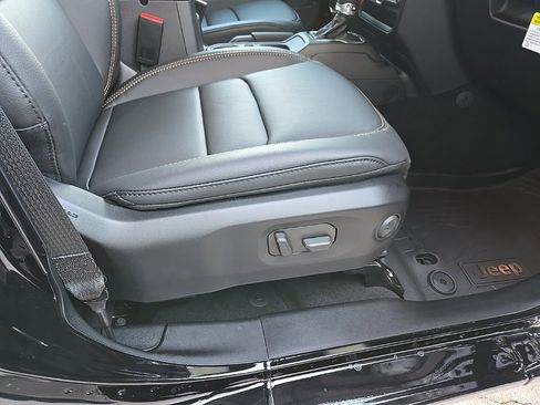 New 2026 Jeep Gladiator Sport image 75