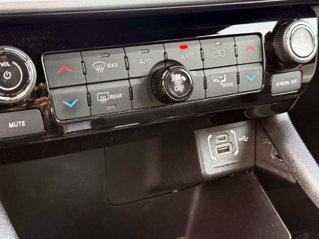 Certified 2025 Jeep Compass Limited AWD/4WD image 30