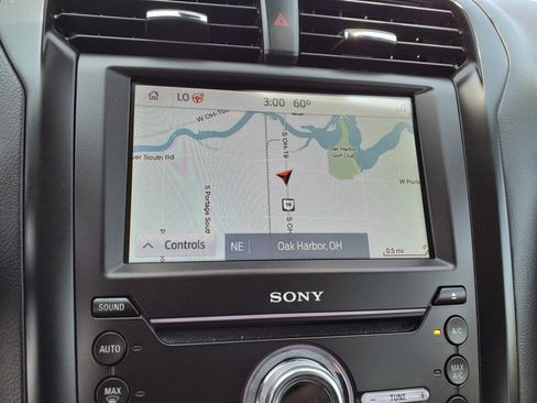 Used 2019 Ford Fusion Energi Titanium image 7