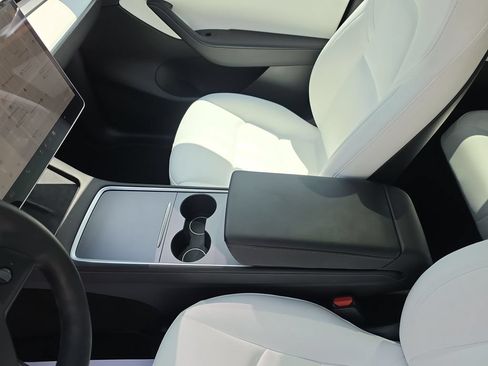 Used 2022 Tesla Model Y Performance AWD/4WD image 23