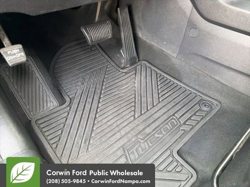 Used 2012 Hyundai Tucson GLS image 25