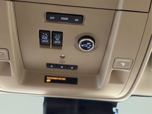 Used 2016 GMC Yukon Denali w/ Open Road Package AWD/4WD image 41