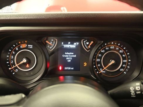 Used 2025 Jeep Wrangler Unlimited Sport AWD/4WD image 16