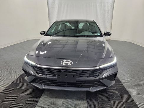Used 2025 Hyundai Elantra Sport FWD image 15