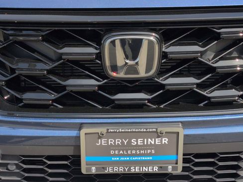 Used 2023 Honda CR-V Sport Touring image 9