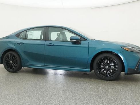 New 2026 Toyota Camry SE image 28