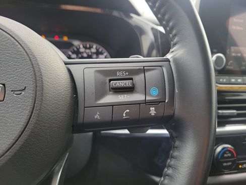 Used 2024 Nissan Pathfinder SV image 20