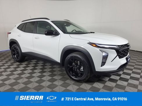 New 2026 Chevrolet Trax LT w/ Midnight Edition image 1